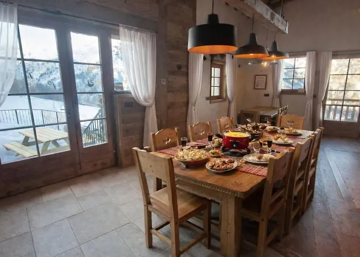 Les Chryolles -les Petits Loups Lodge *